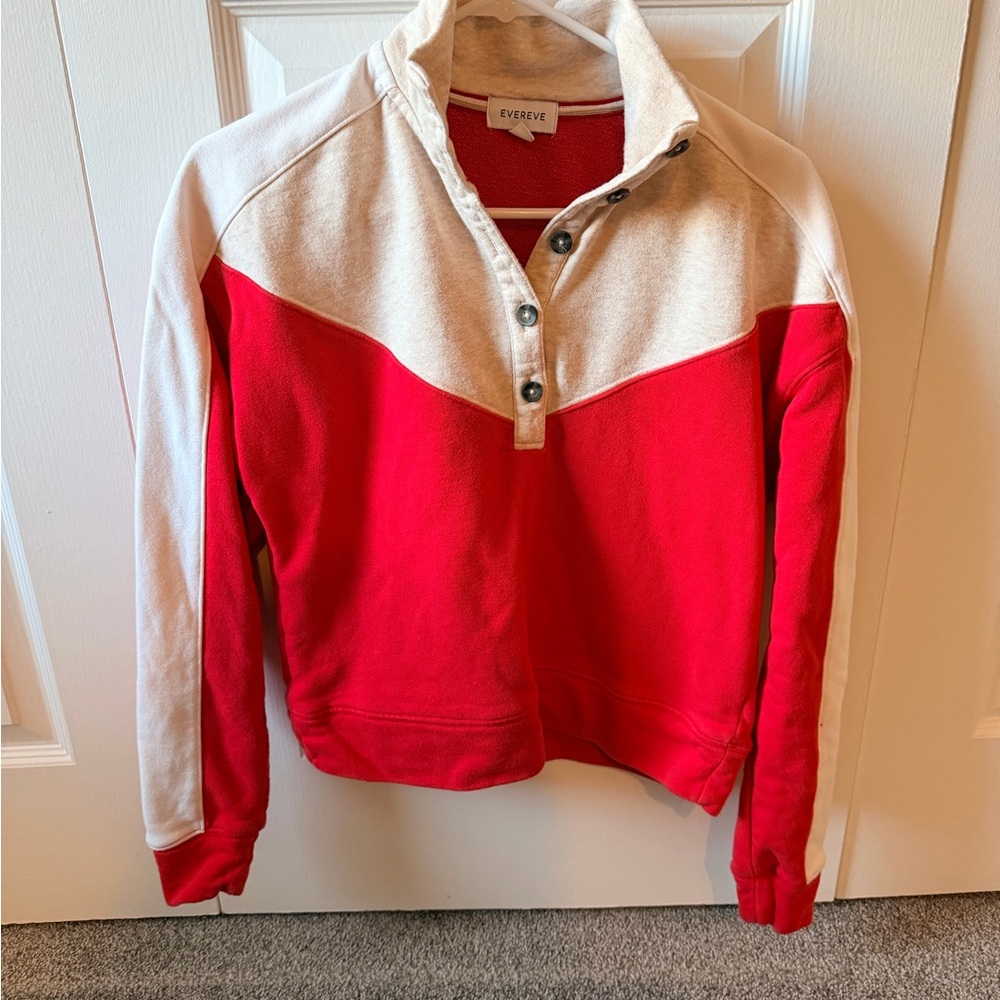 Evereve Women's Red and White Sweatshirt